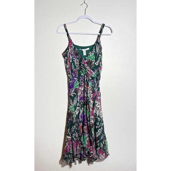 Diane Von Furstenberg Silk Fiesta Green Dress SIZE 6 - Picture 3 of 14